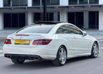 BOYASIZ MERCEDES E350 CDİ AMG PRMIUM CAM TVN&SGTMA&KRMZI KLTK””