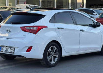 CEYLİN OTOMOTİVDEN 2015 MODEL DEĞİŞENSİZ DİZEL OTOMATİK İ30