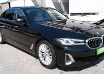 BMW 520i SEDAN LCI 1.6 170 LUXURY LINE