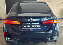 VİP OTO‘ DAN 2024 5.20i M-SPORT HEAD+KEYLESGO+H.CARDON+LASER+360