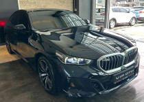 VİP OTO‘ DAN 2024 5.20i M-SPORT HEAD+KEYLESGO+H.CARDON+LASER+360