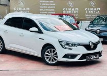 125.000 Peşi̇natla 4 Ay Ödemesi̇z 2017 Megane 4 Touch Di̇zel**