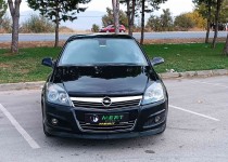 Mert Otomoti̇v‘den 2011Opel Astra Sedan 1.6 Enjoy 111.Yil Lpg‘li̇**