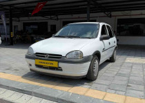 1996 MODEL OPEL CORSA