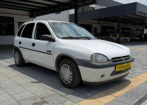 1996 MODEL OPEL CORSA