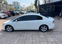2.EL OTOMOBİLİMDEN VERGİ LEVHALILARA 150.000₺ KİMLİKLE 250.000₺ peşinatla 2011 MODEL HONDA CİVİC 1.6 VİTEC PREMİUM PAKET HATASIZ BOYASIZ 307,000 km bütün ağır bakımları ya