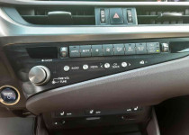 LEXUS ES 300H BUSINESS PLUS E-CVT