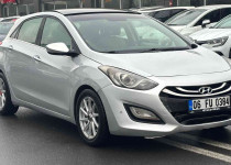 CEYLİN OTOMOTİVDEN 2013 MODEL DEĞİŞENSİZ CAM TAVANLI HYUNDAİ İ30