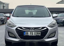 CEYLİN OTOMOTİVDEN 2013 MODEL DEĞİŞENSİZ CAM TAVANLI HYUNDAİ İ30