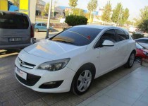 Deni̇zli̇ Opel Bayi̇i̇nden Opel Astra J Hb 1.6 Edi̇ti̇on