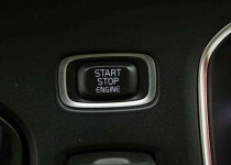 İLK SAHİBİNDEN-V40 1.5 INSCRİPTİON 57.000 KM HATASIZ BOYASIZ CAM TAVAN S.BAKIMLI
