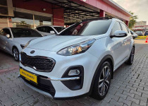 **EROĞLU** 2021 KİA SPORTAGE 4X4 PRESTİGE BOYASIZ K.KART12TAKSİT