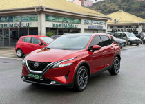 Yeni Logo-Büyük Ekran Nissan Qashqai 1.3DIGT Platinum Premium
