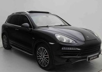 Göktaşlar‘dan 2011 Cayenne Cam Tavan-Chrono-Navi̇gasyon Bayi̇**