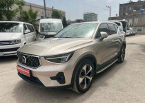 AĞAOĞLUNDAN 2023 MODEL VOLVO XC40 1.5 T2 PLUS BRİGHT EKSTRALI++