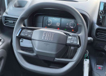 AKİF ‘den 2o24 Doblo Combi 1.5 BlueHDİ Easy SIFIR km 130‘luk