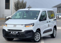AKİF ‘den 2o24 Doblo Combi 1.5 BlueHDİ Easy SIFIR km 130‘luk
