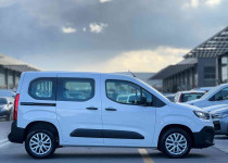 AKİF ‘den 2o24 Doblo Combi 1.5 BlueHDİ Easy SIFIR km 130‘luk