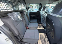AKİF ‘den 2o24 Doblo Combi 1.5 BlueHDİ Easy SIFIR km 130‘luk