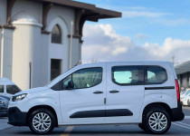 AKİF ‘den 2o24 Doblo Combi 1.5 BlueHDİ Easy SIFIR km 130‘luk