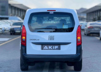 AKİF ‘den 2o24 Doblo Combi 1.5 BlueHDİ Easy SIFIR km 130‘luk