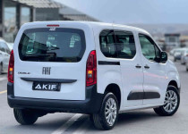 AKİF ‘den 2o24 Doblo Combi 1.5 BlueHDİ Easy SIFIR km 130‘luk