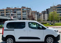 ACIBADEM OTO-2024 FİAT YENİ DOBLO 1.5 BLUEHDİ 100 BG EASY COMBİ